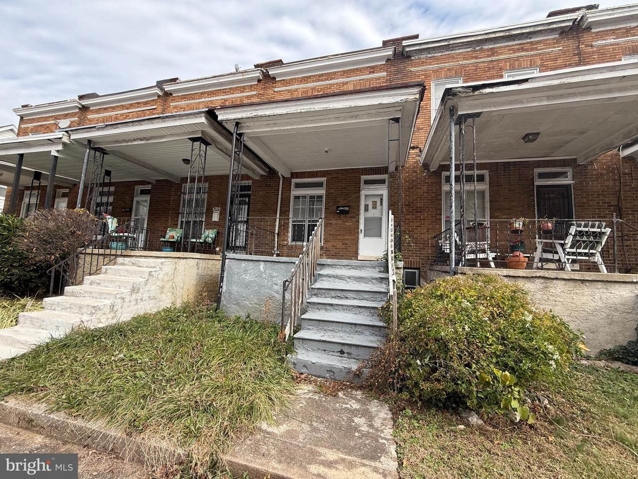 5313 Hamlin Avenue - Photo 1