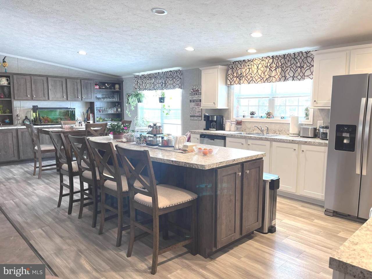 5500 Lincoln Way East - Photo 1