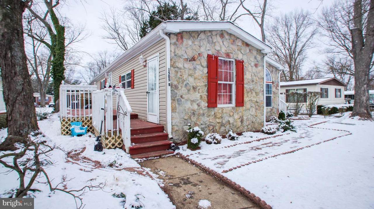 1505 Flanders Lane - Photo 1