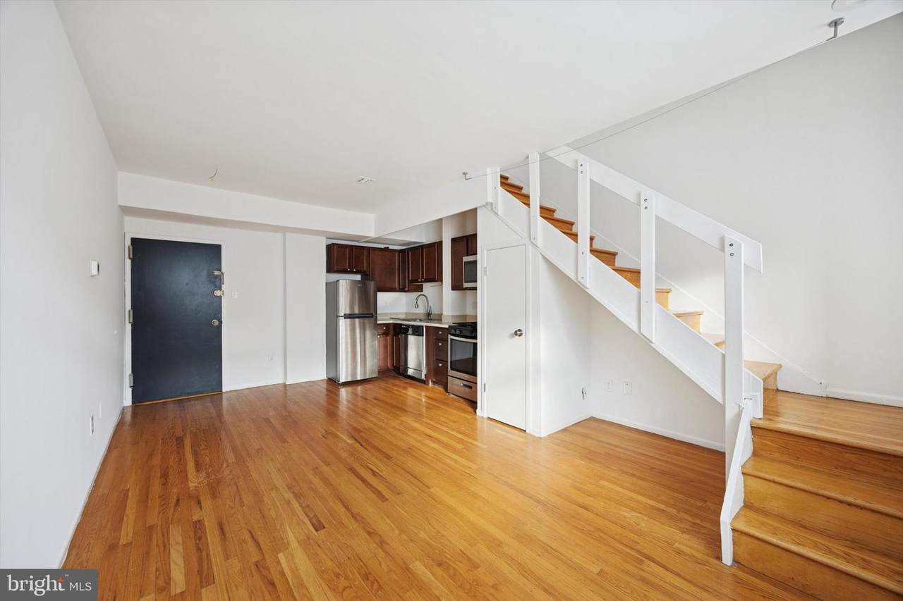 319 10TH Street - Photo 1