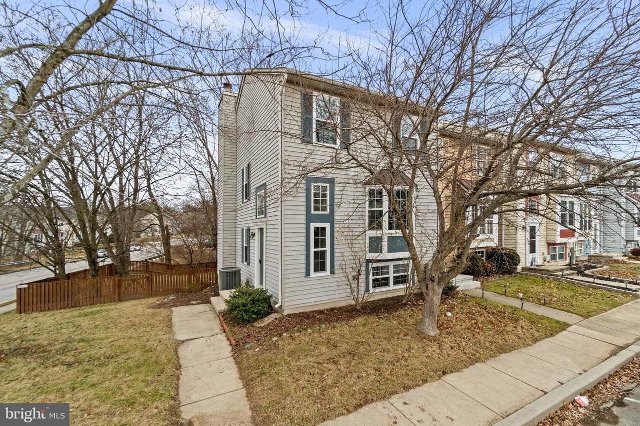 496 Silver Court - Photo 1