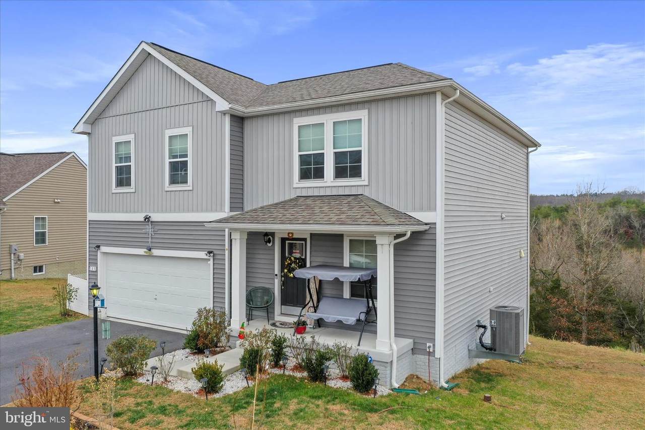 183 Luxor Court - Photo 1