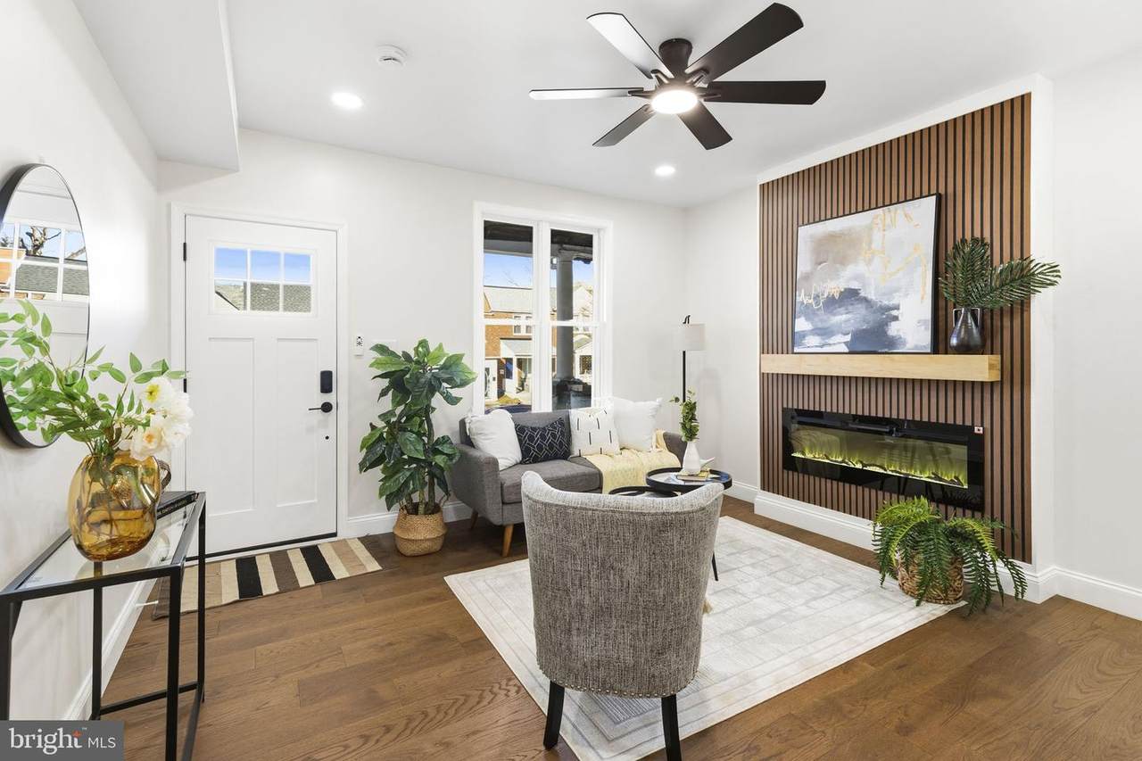 605 Parkwyrth Avenue - Photo 1