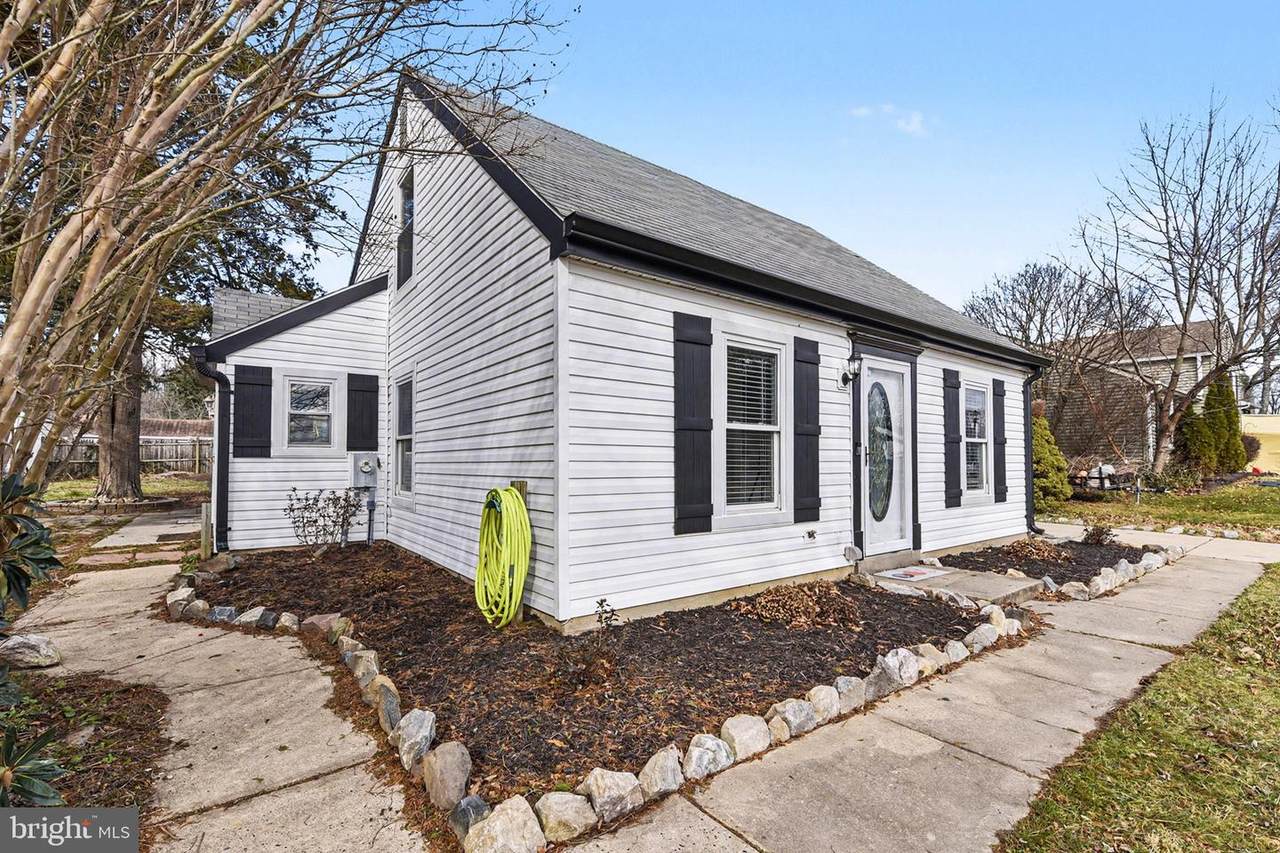 906 Edmund Street - Photo 1