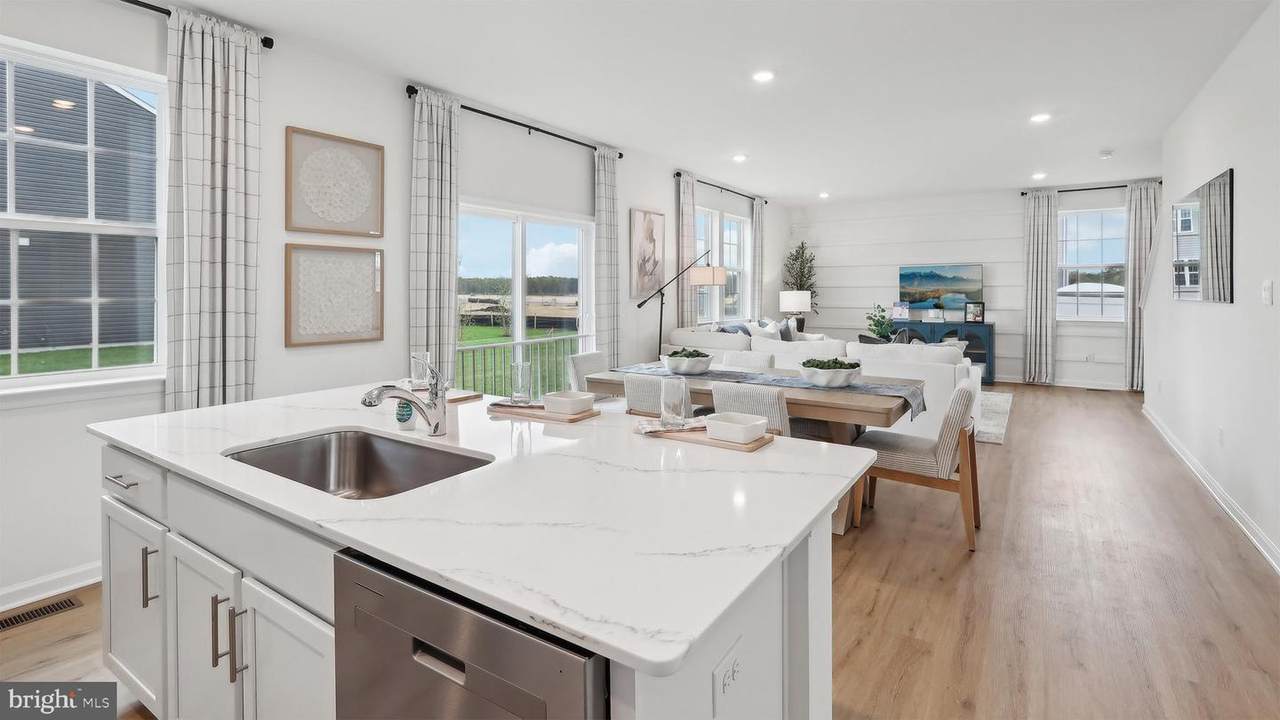 133 Malibu Drive - Photo 1