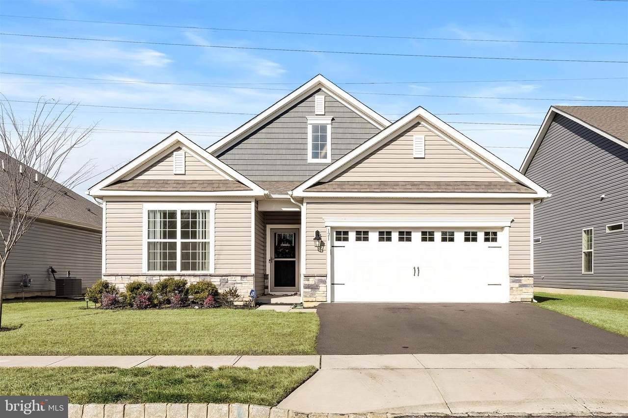 121 Congressional Court - Photo 1