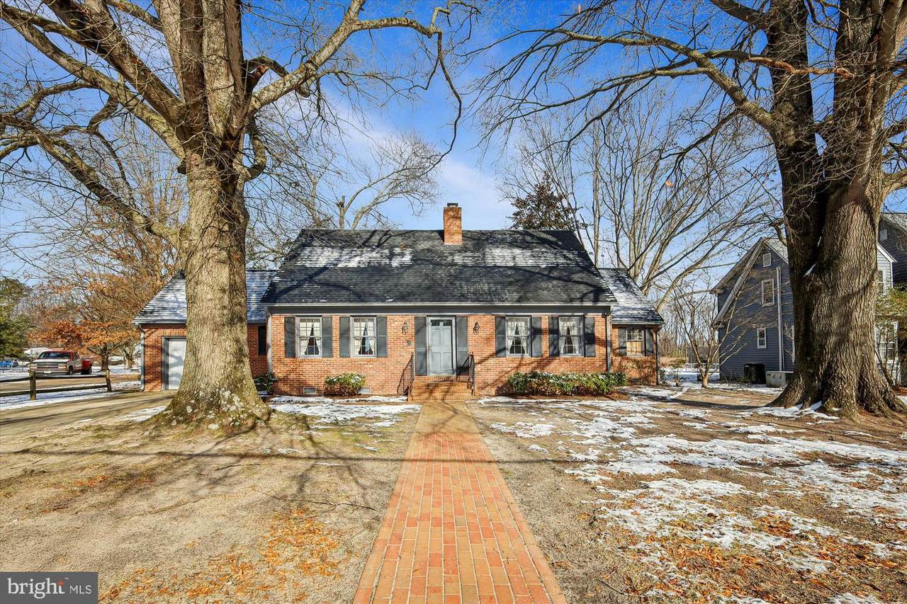 211 Bloomingdale Avenue - Photo 1