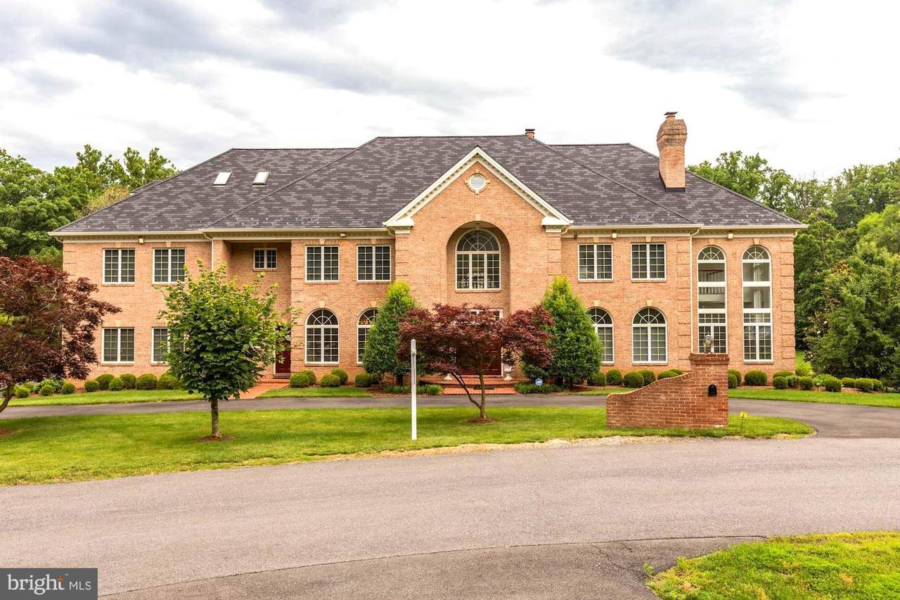 914 Helga Place - Photo 1