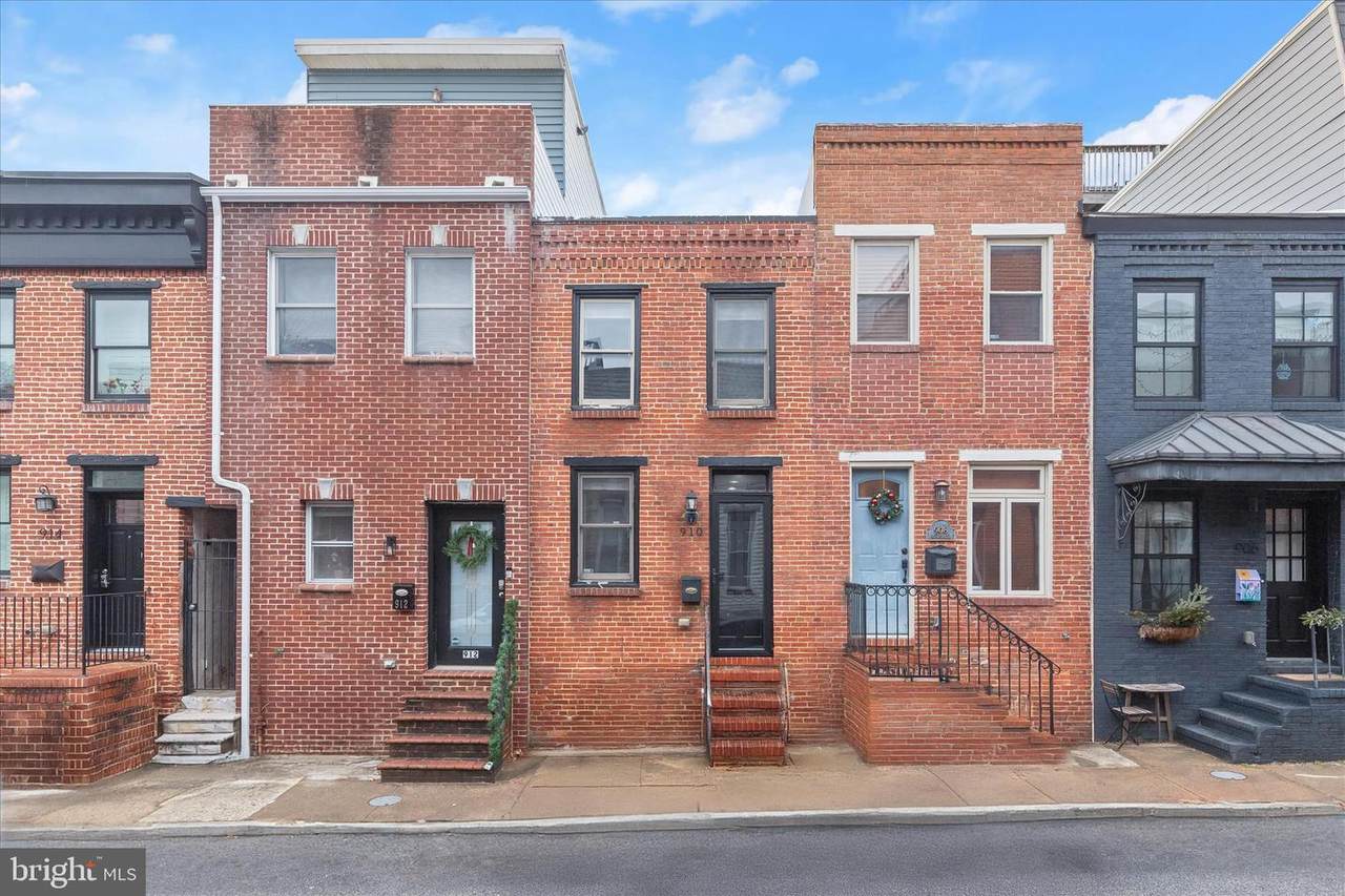 910 Decker Avenue - Photo 1