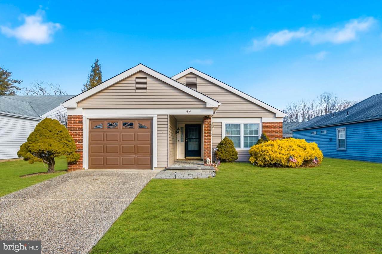 44 New Castle Drive - Photo 1