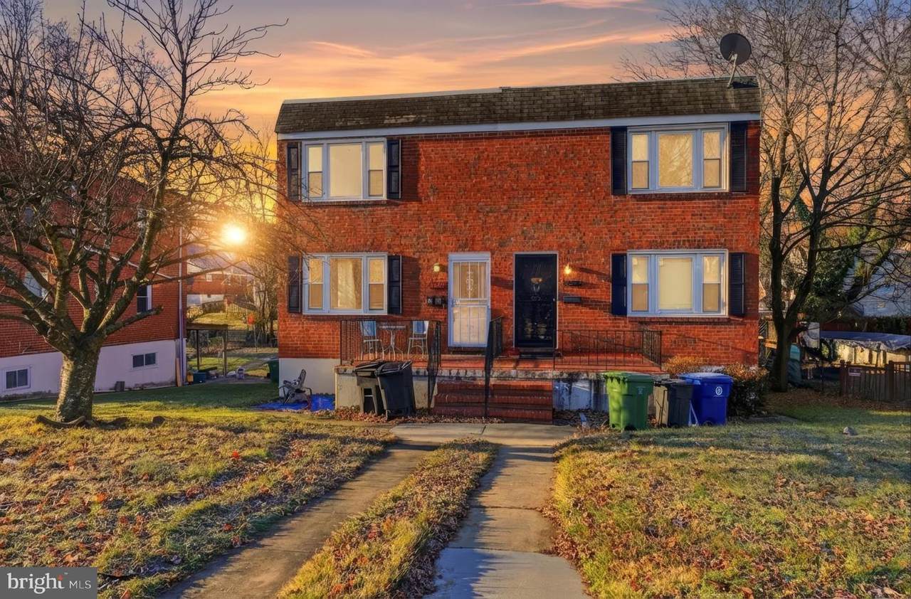 4607 Parkwood Avenue - Photo 1