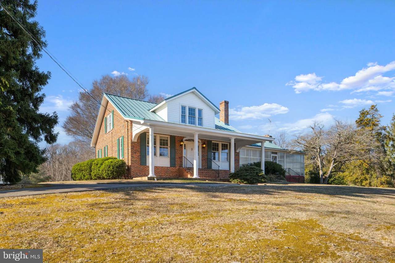 9905 Croom Road - Photo 1