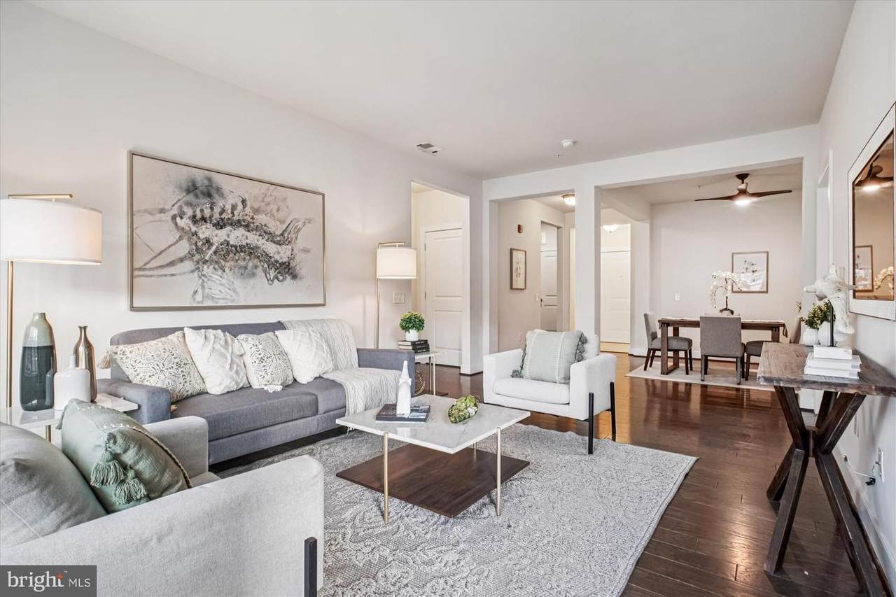 2905 Bleeker Street - Photo 1