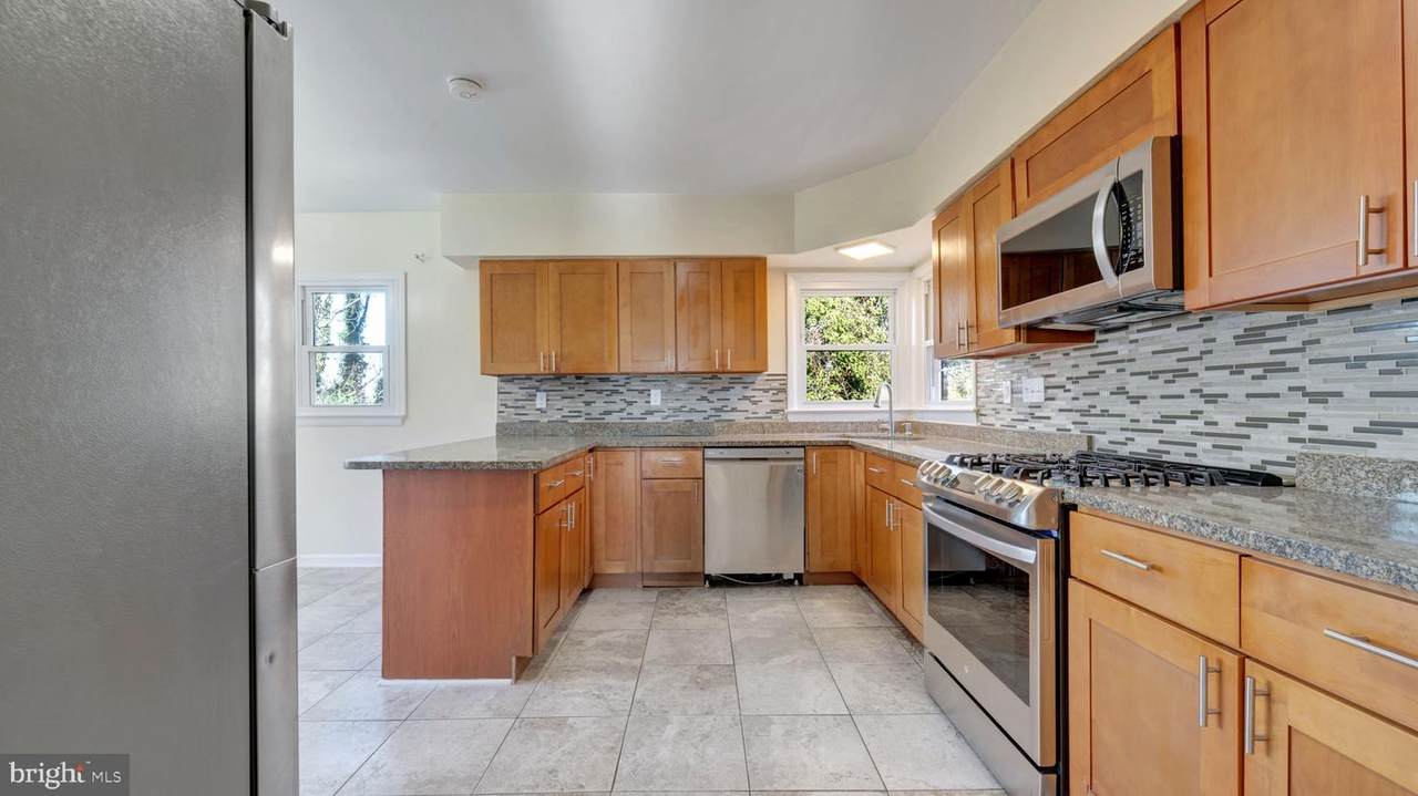 1604 Woodhill Court - Photo 1