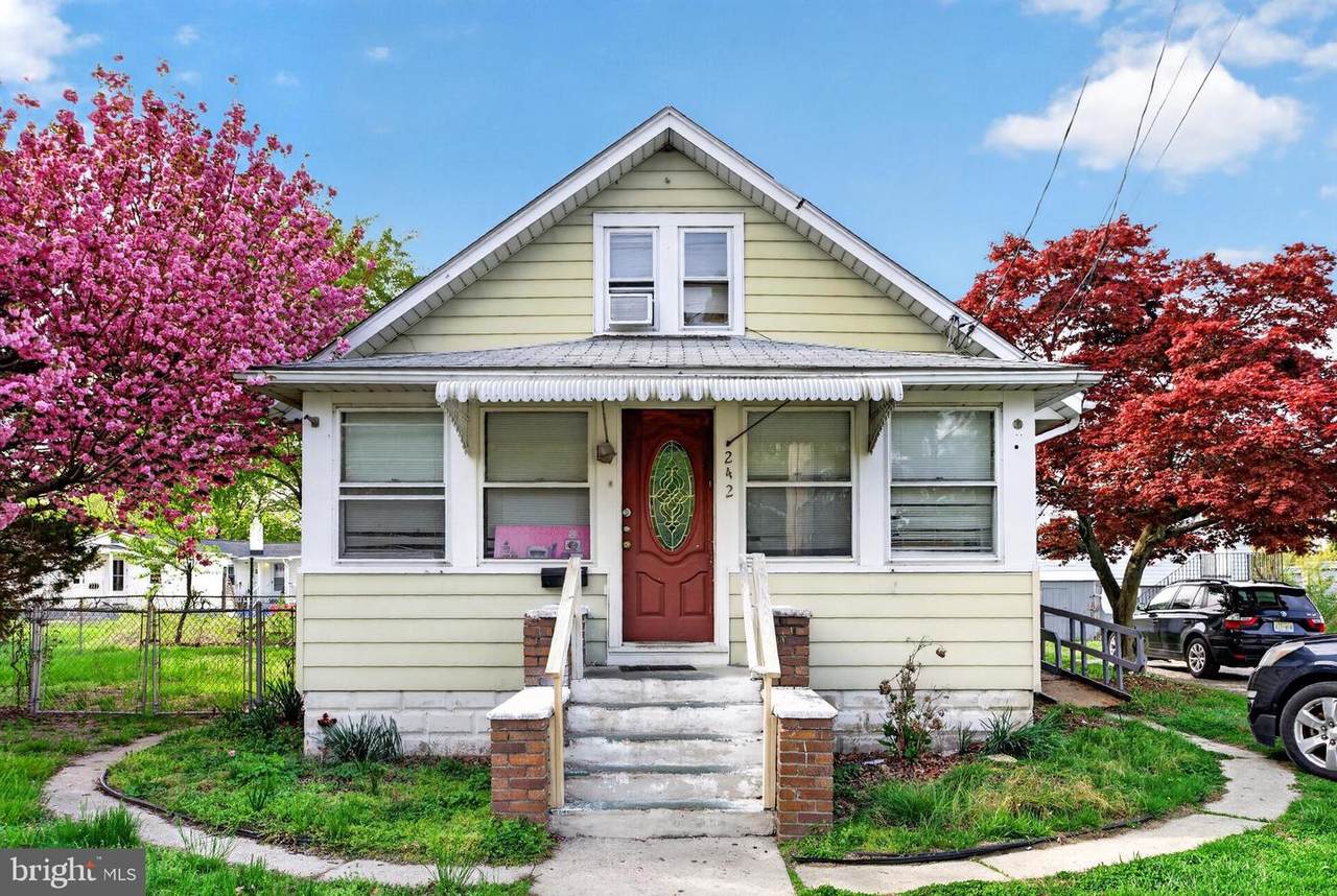 242 Broad Street - Photo 1