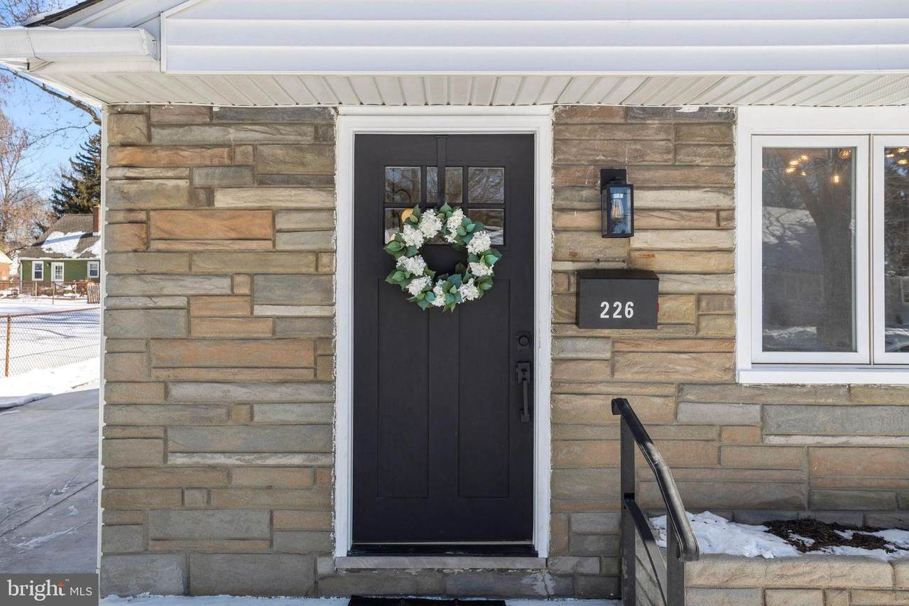 226 Adams Avenue - Photo 1