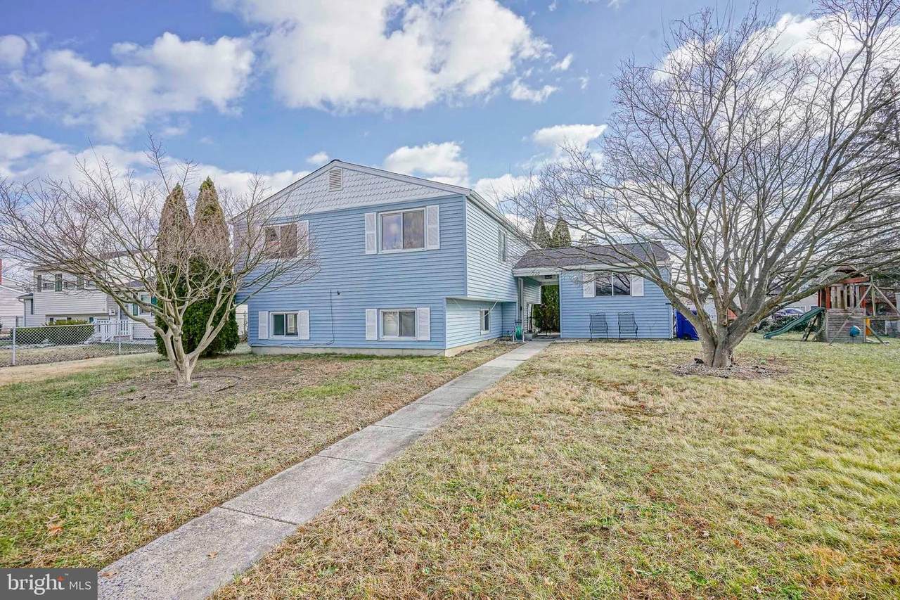 220 College Drive - Photo 1