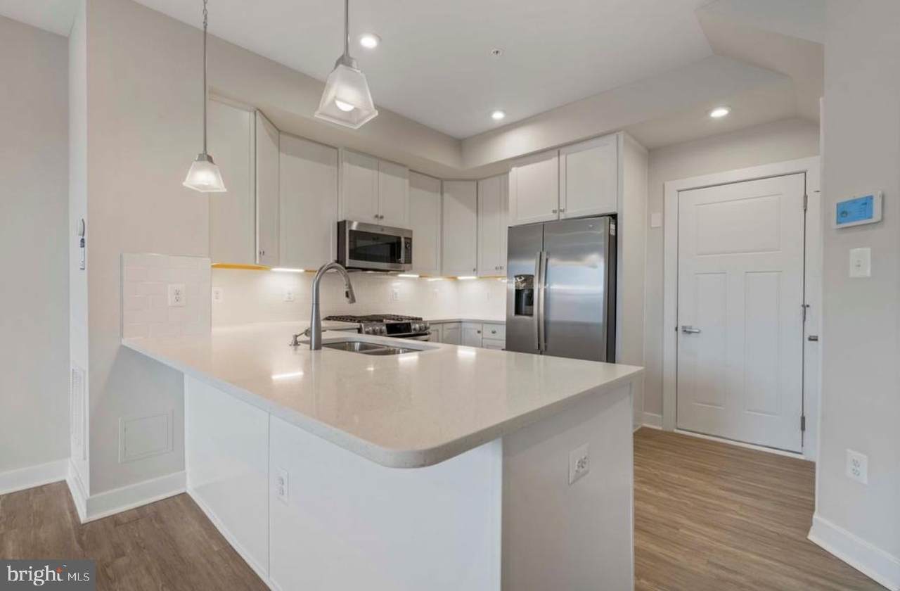 42627 Burbank Terrace - Photo 1