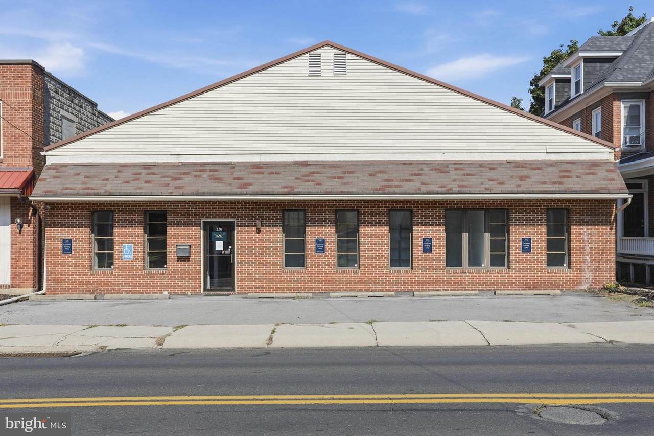 220 Potomac - Photo 1