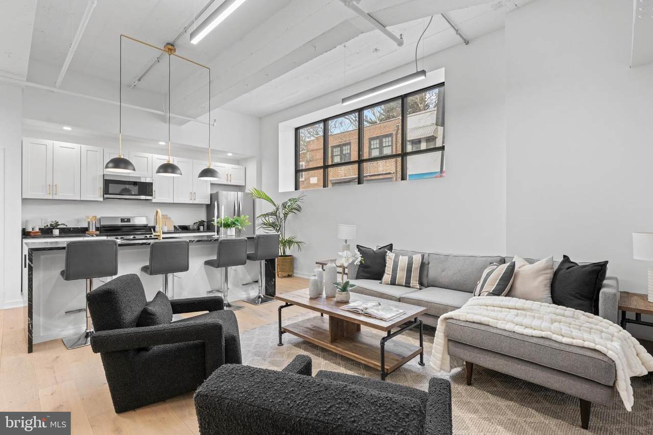 https://bt-photos.global.ssl.fastly.net/brightmls/1280_boomver_2_804408854524-2.jpg