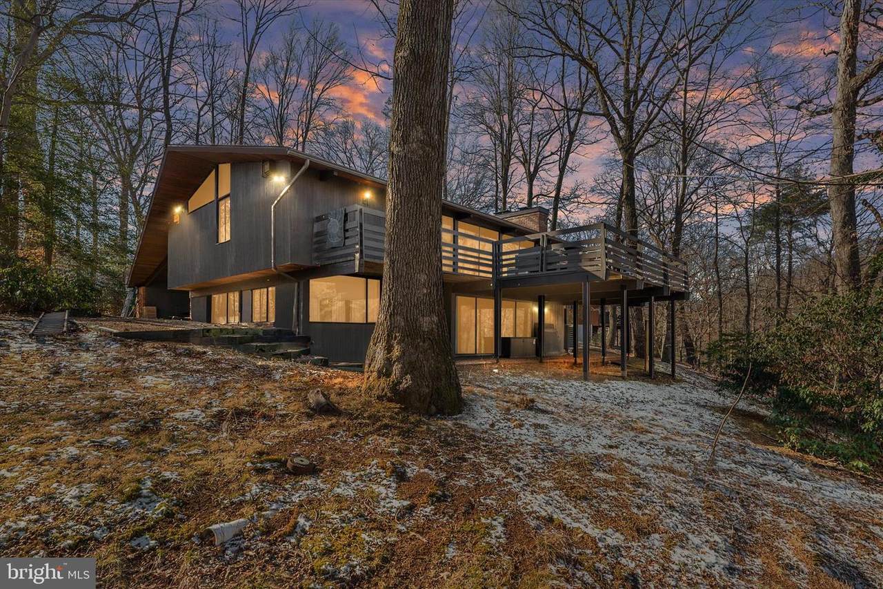 900 Coachway - Photo 1