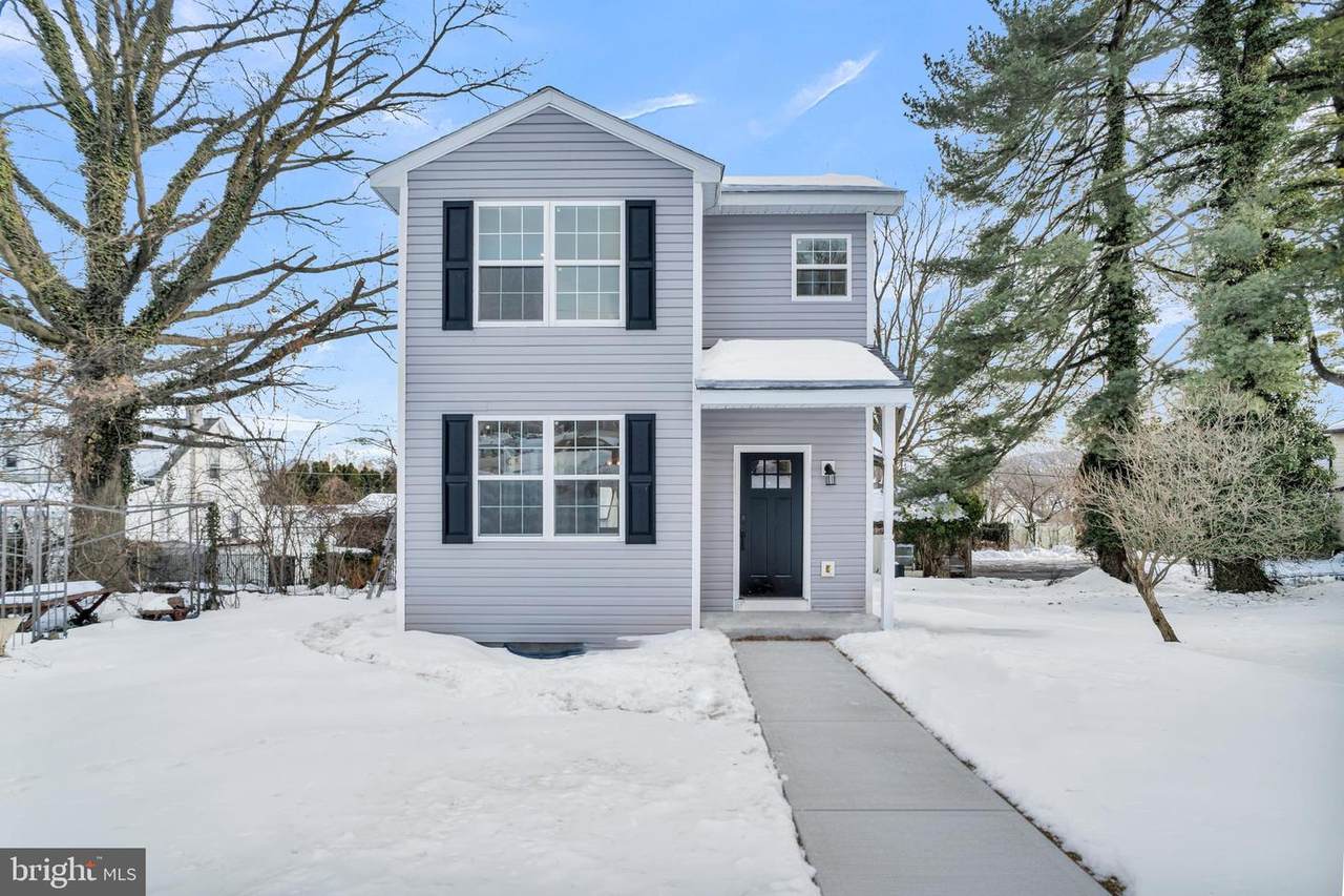 1716 Liggett Avenue - Photo 1