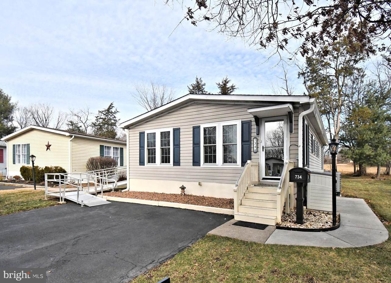 734 Aspen Circle - Photo 1