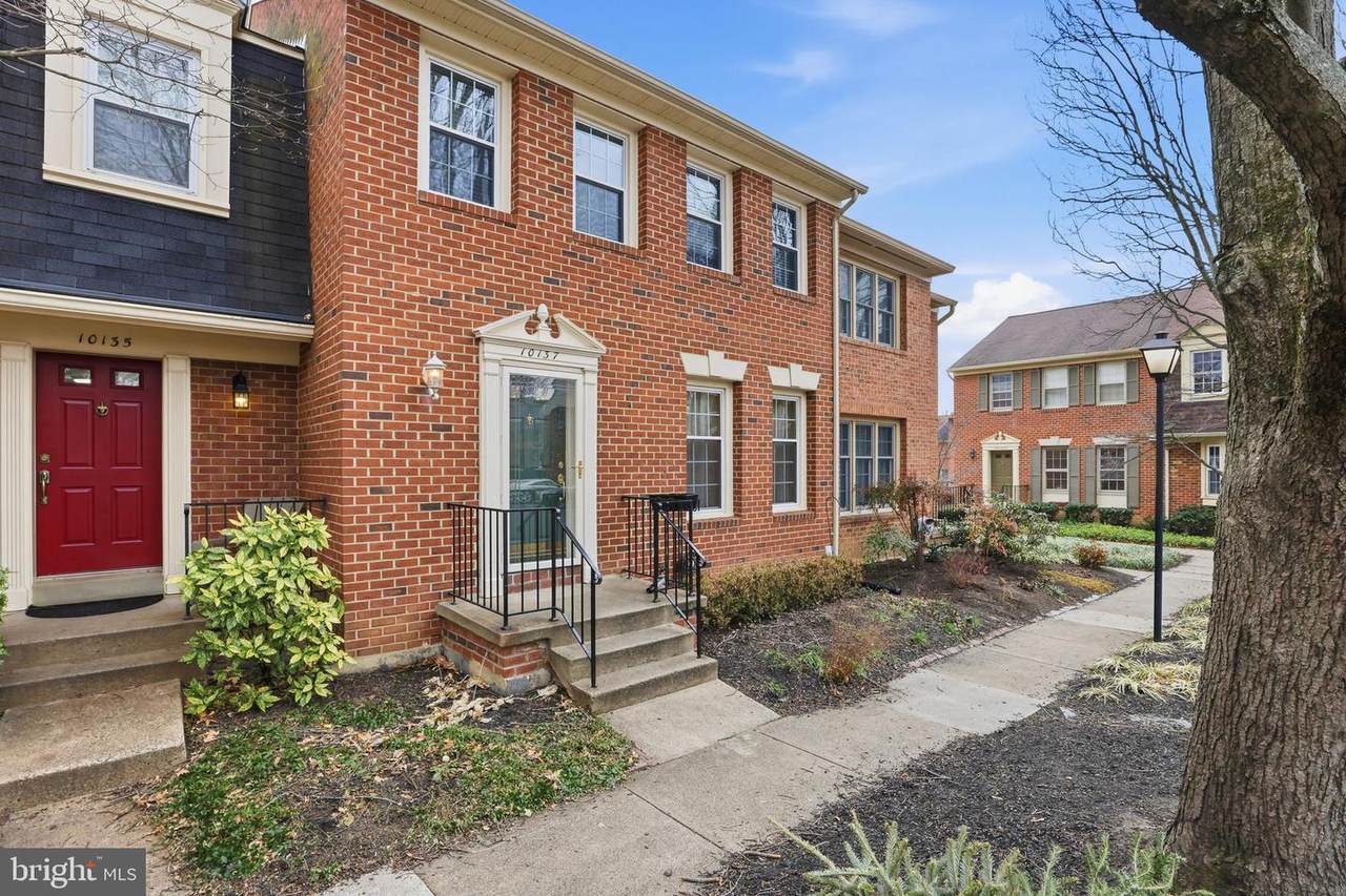 10137 Village Knolls Court - Photo 1