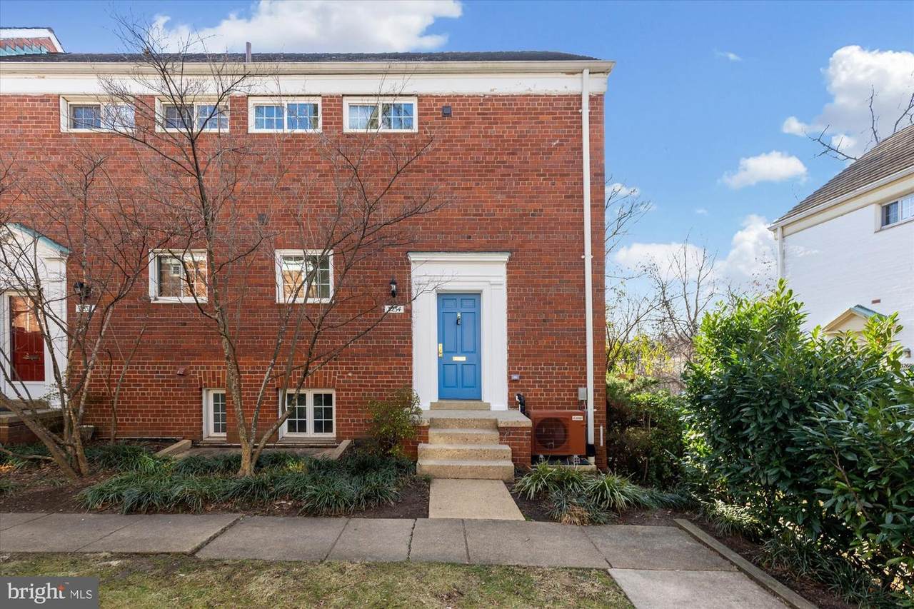 3254 Gunston Road - Photo 1