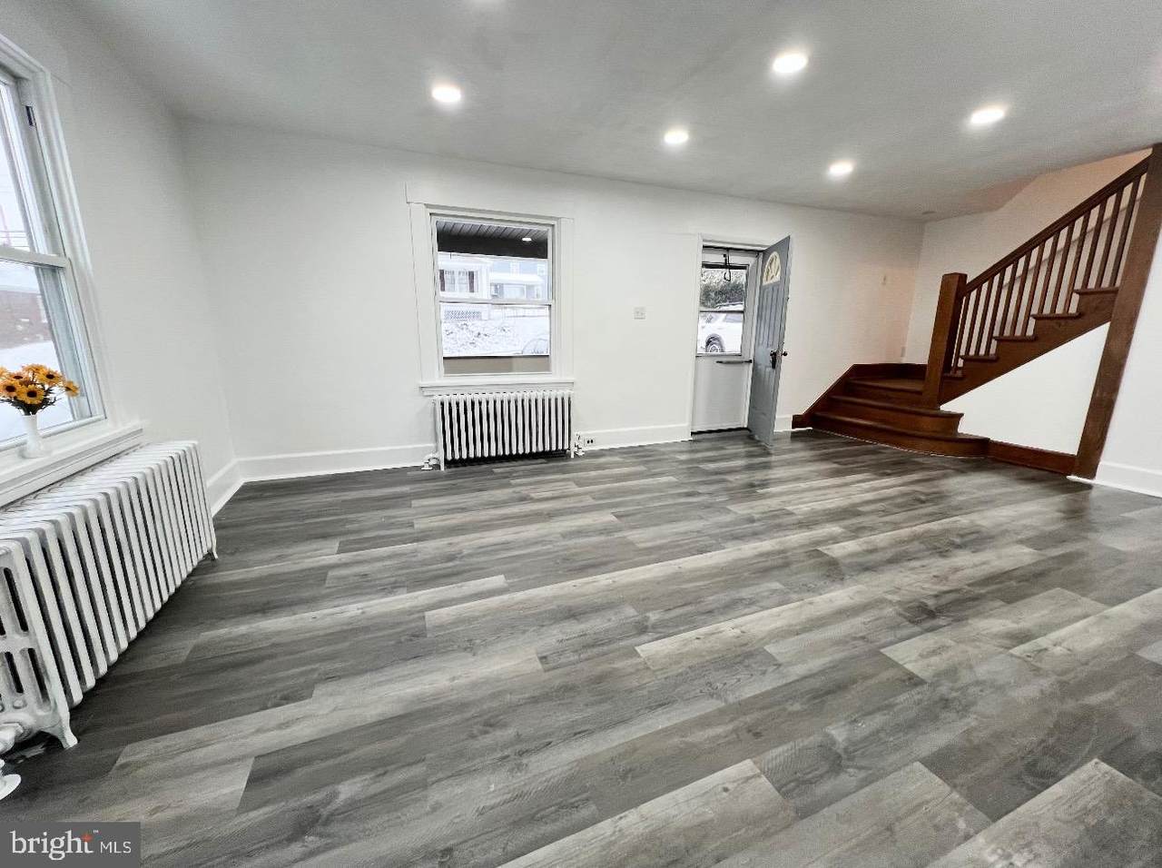 545 Summit Avenue - Photo 1