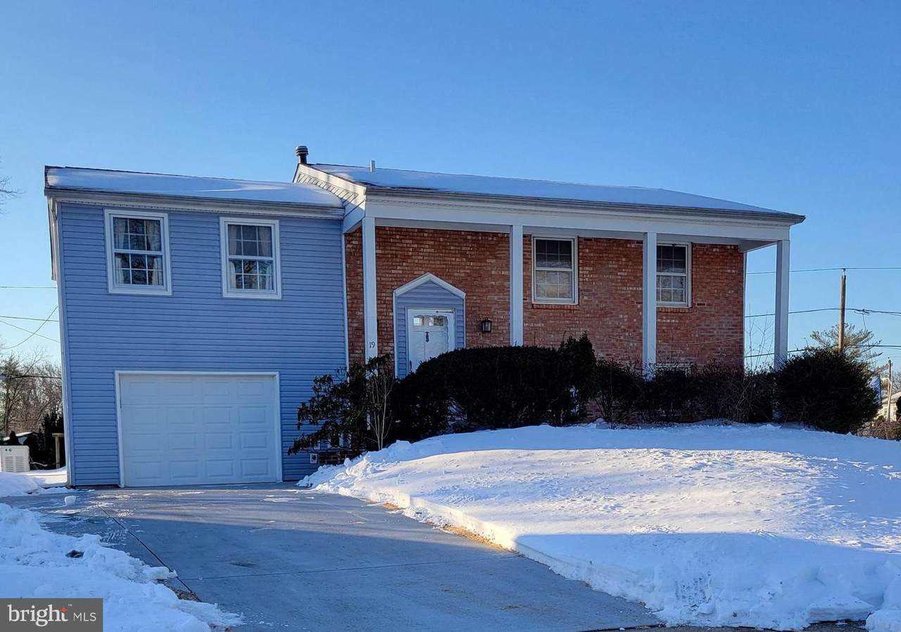 19 Neptune Lane - Photo 1