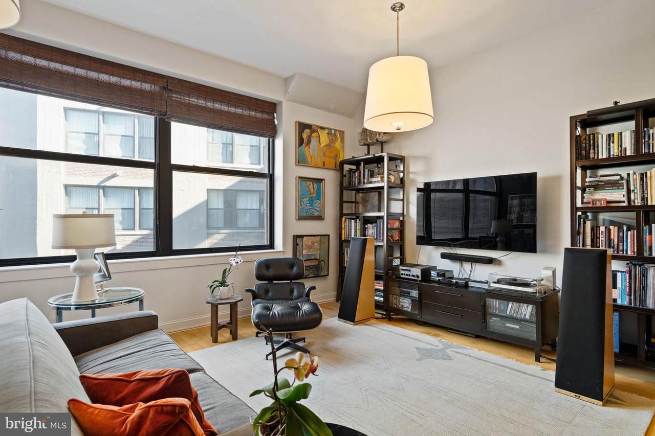 1100 Broad Street - Photo 1