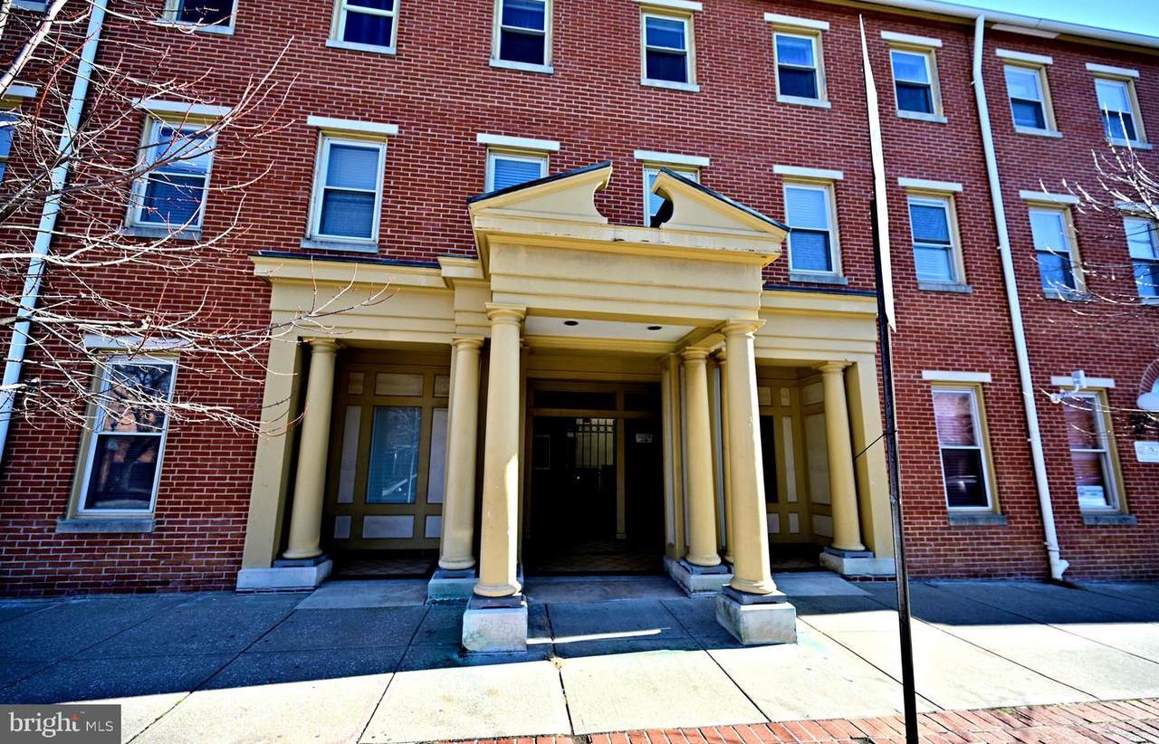 723 Charles Street - Photo 1