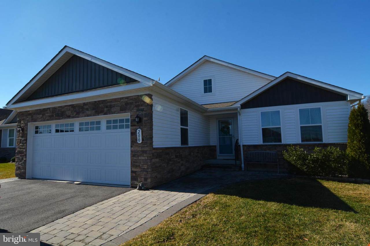 200 David Mills Lane - Photo 1
