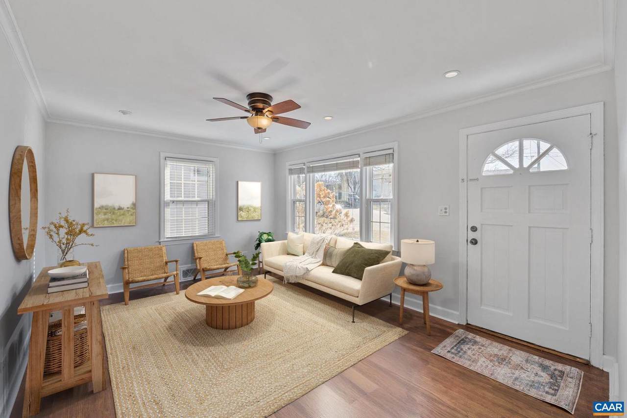 1007 Montrose Ave - Photo 1