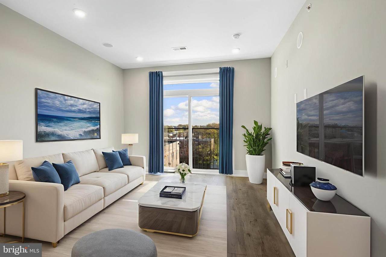 2209 Broad Street - Photo 1