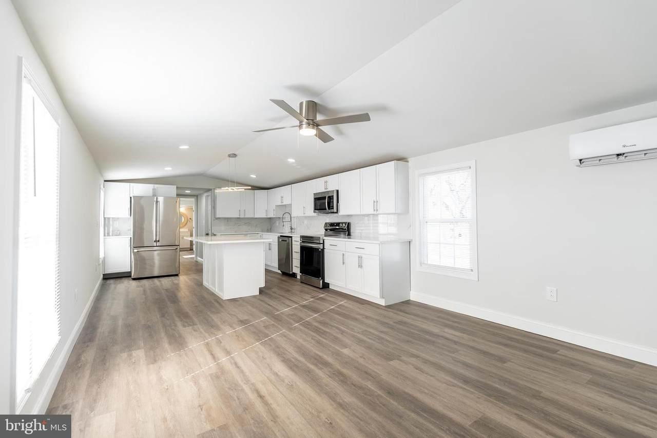 115 5TH Street - Photo 1