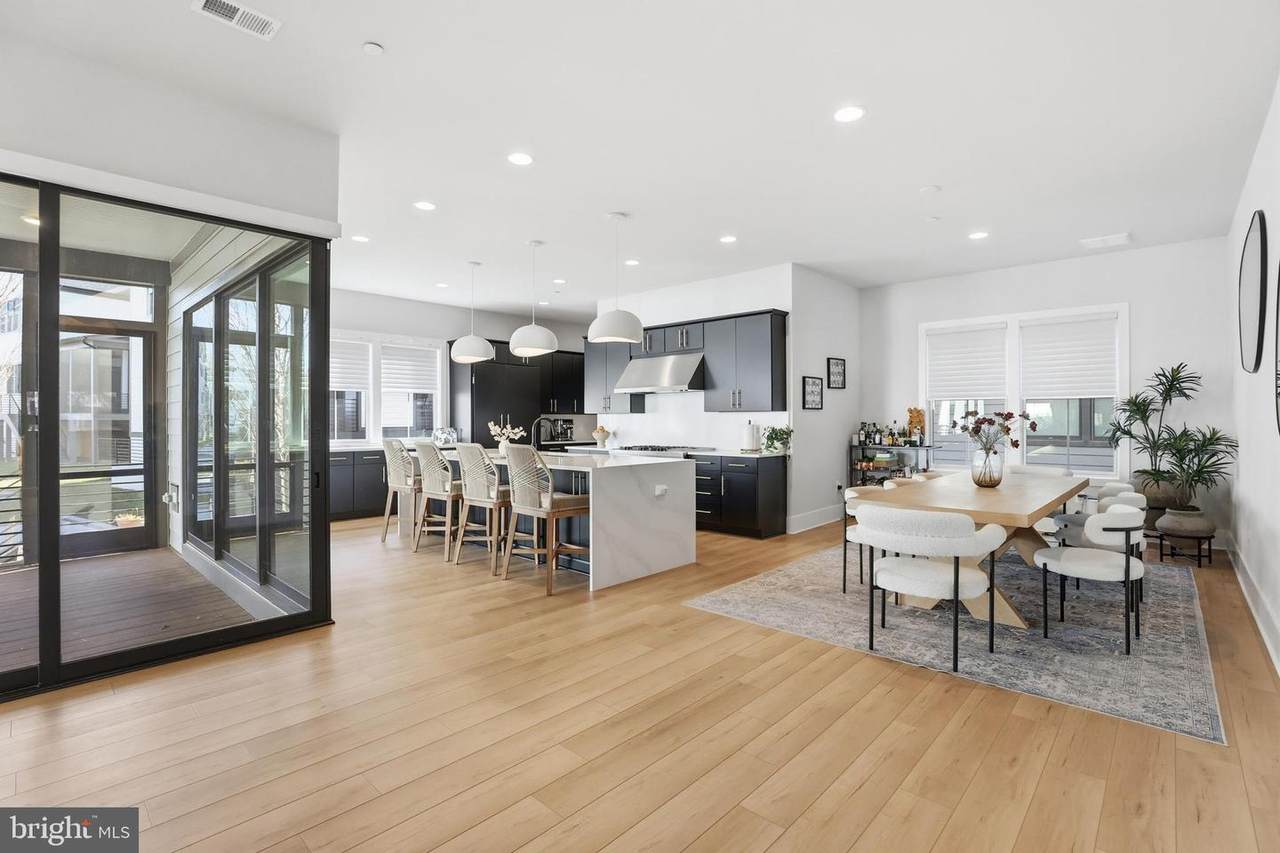 9725 Lantana Way - Photo 1