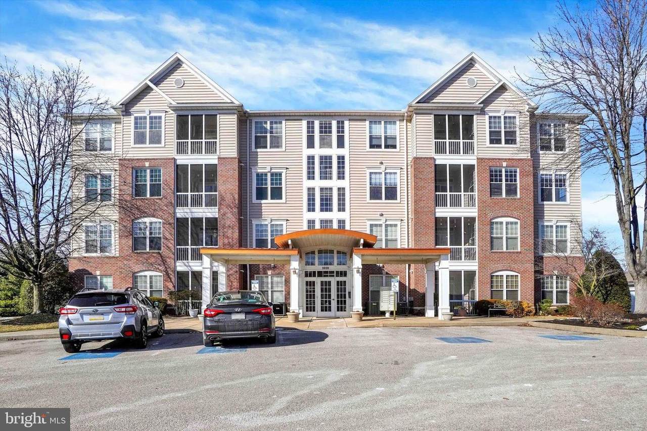 1010 Crest Way - Photo 1