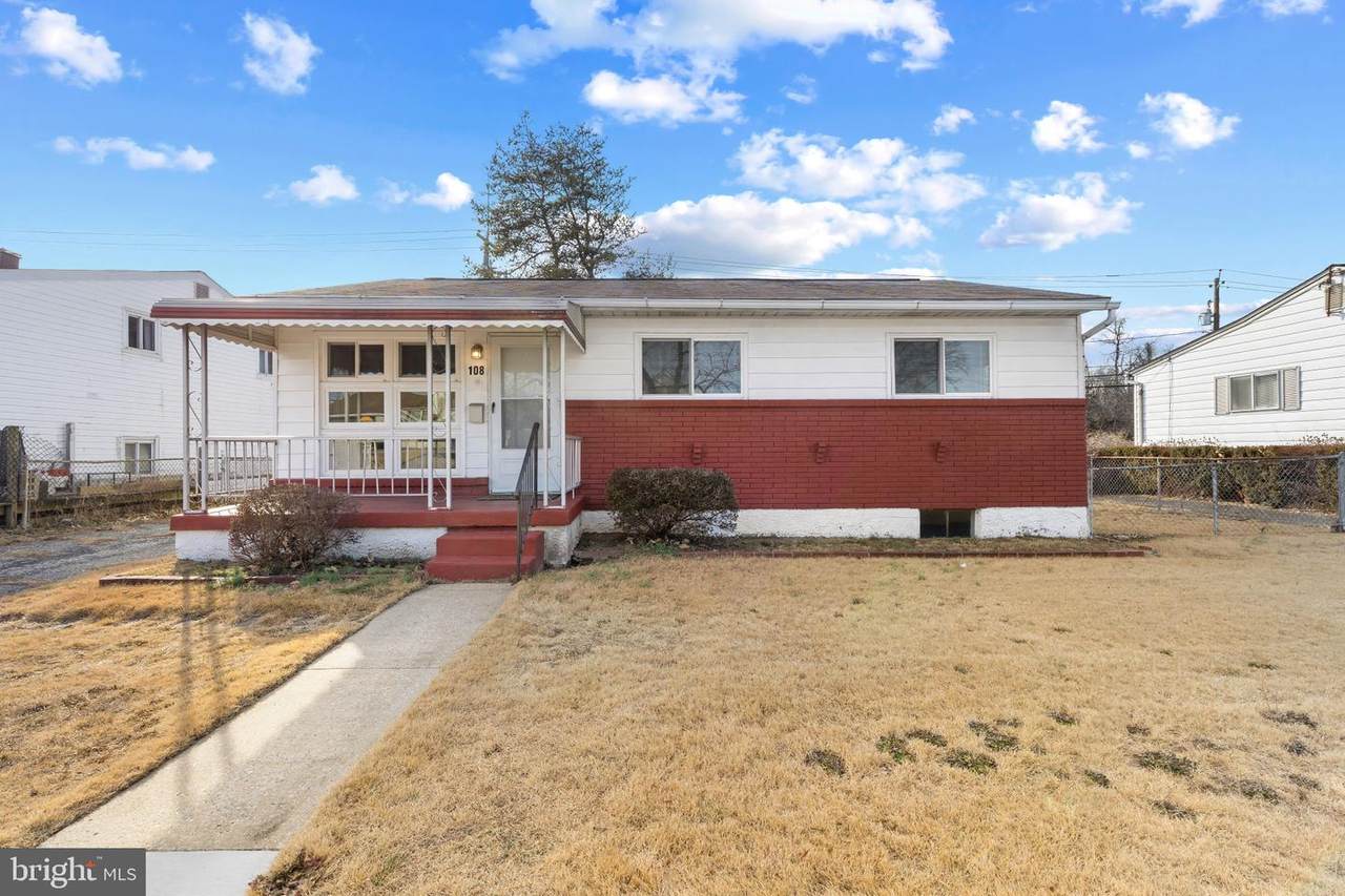 108 Sunset Drive - Photo 1