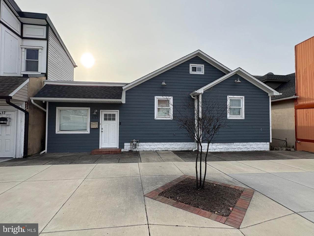 413 Eastern Boulevard - Photo 1