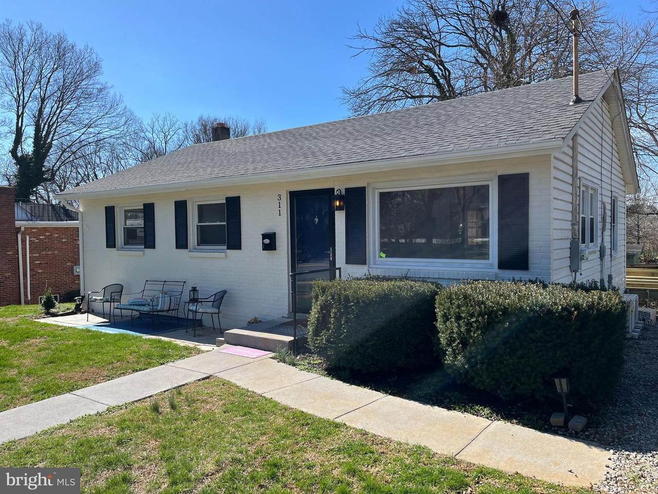 https://bt-photos.global.ssl.fastly.net/brightmls/1280_boomver_4_804449436592-2.jpg