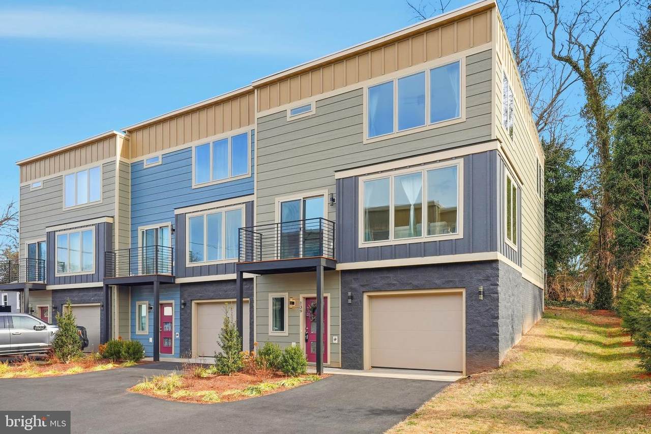 139 Oak View Street - Photo 1