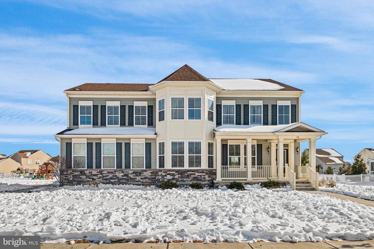 114 Bayberry Parkway - Photo 1