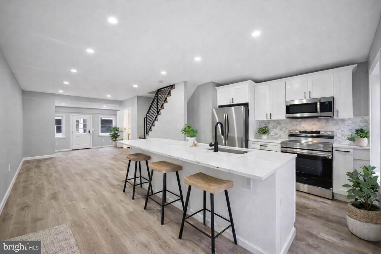 547 Yewdall Street - Photo 1