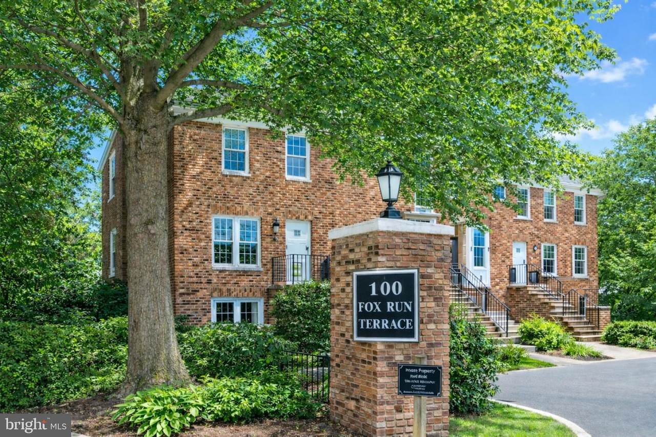 100 Fox Run Terrace - Photo 1