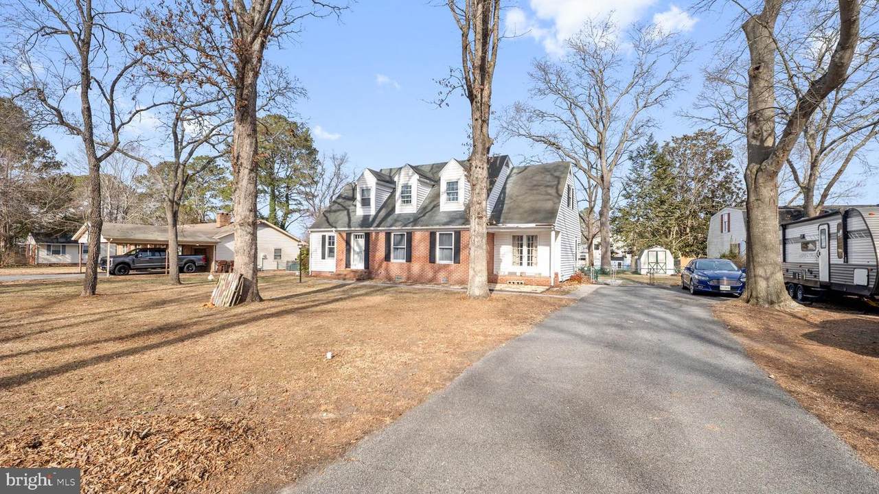 131 Lakeview Drive - Photo 1