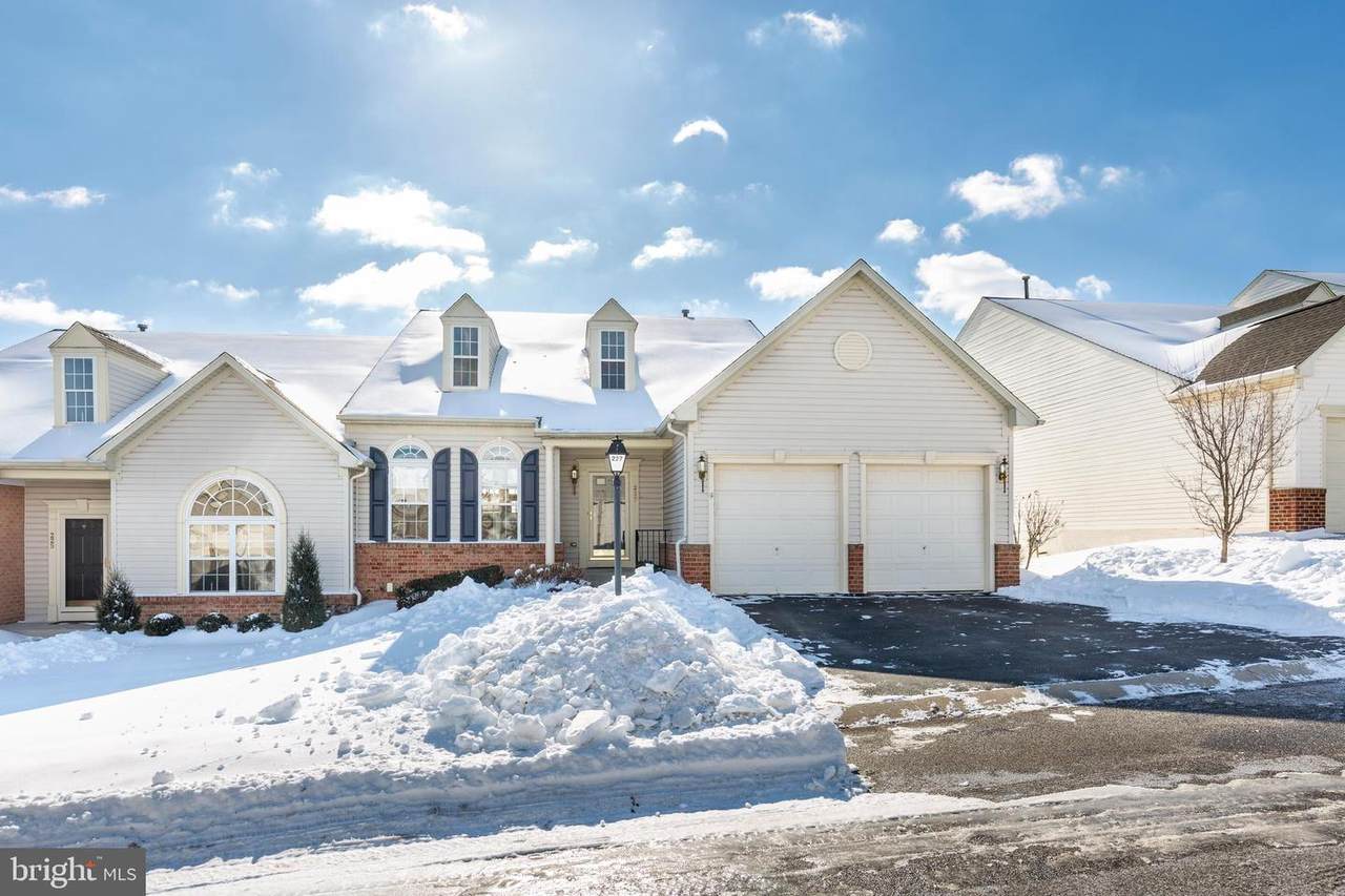 227 Fairmount Court - Photo 1