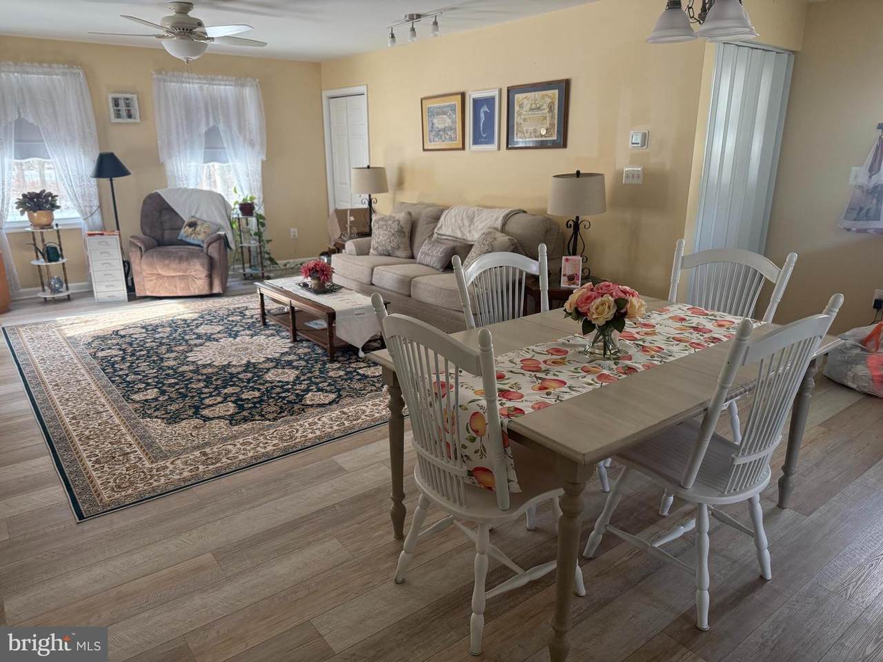  Bonaparte Ave - Photo 1