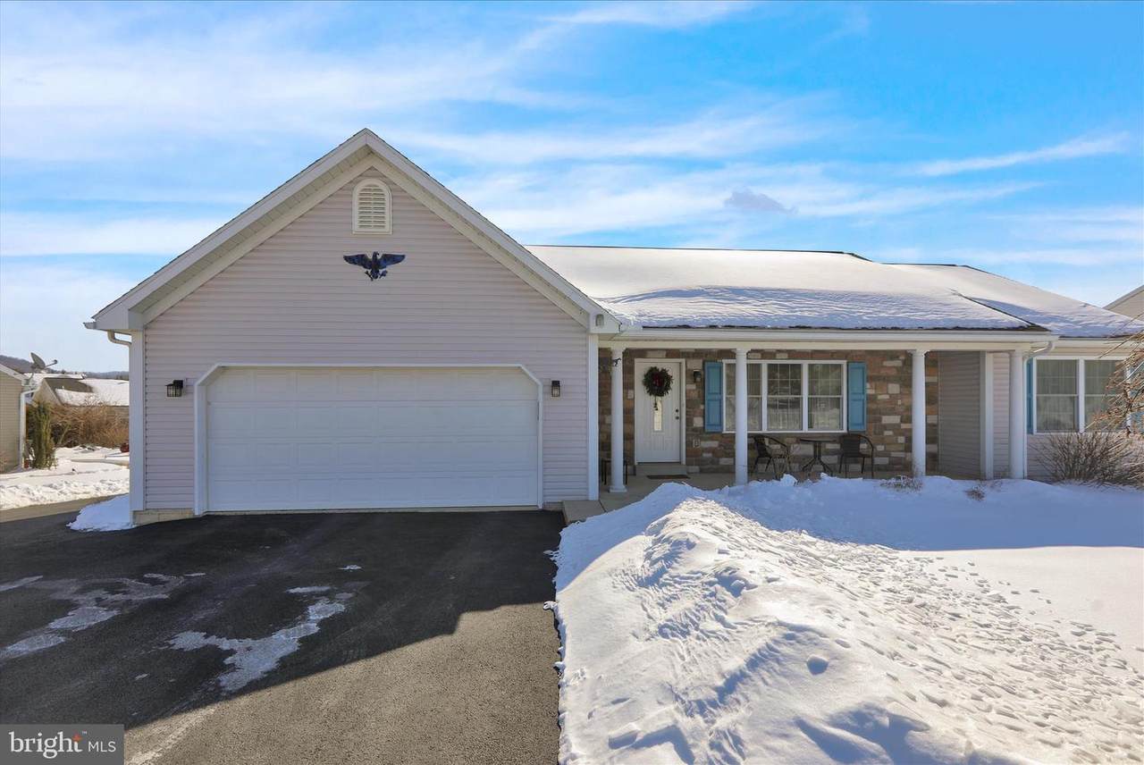 28 Versailles Court - Photo 1